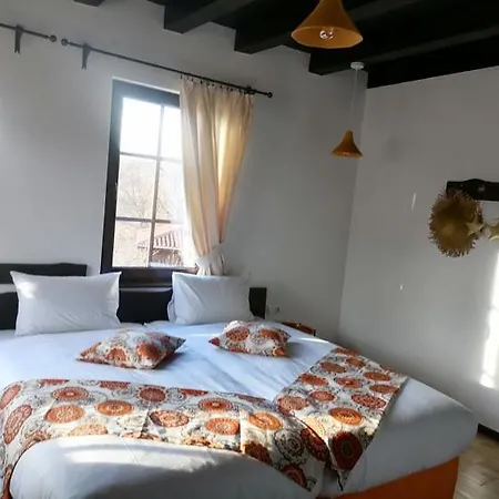 וילה The Legends , Art & Forest גברובו