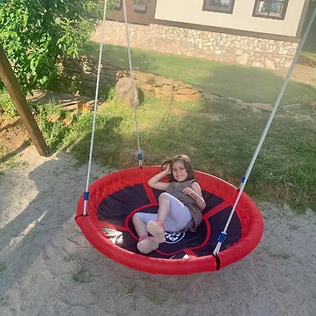 The Legends , Art & Forest וילה גברובו