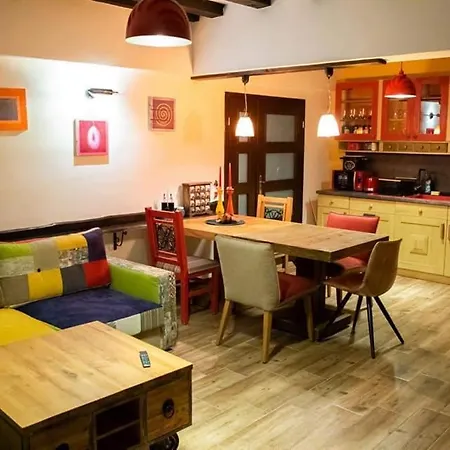 וילה The Legends , Art & Forest גברובו