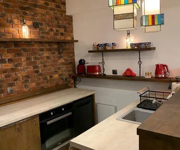 The Legends , Art & Forest فيلة