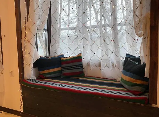 The Legends , Art & Forest فيلة