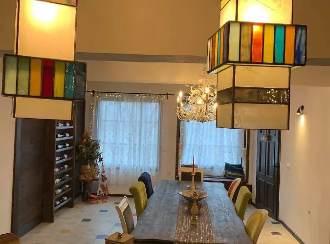 The Legends , Art & Forest فيلة