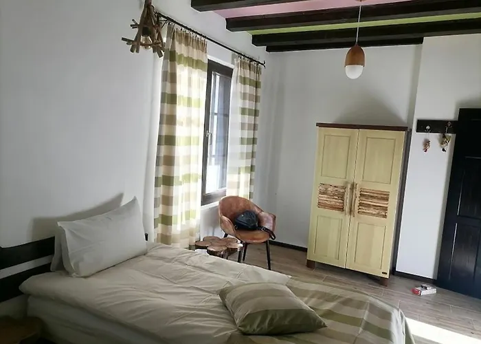 فيلة The Legends , Art & Forest